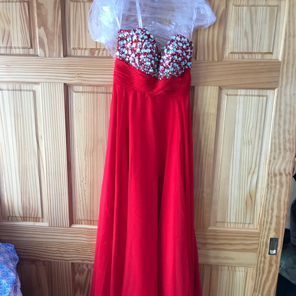 Red prom dress
